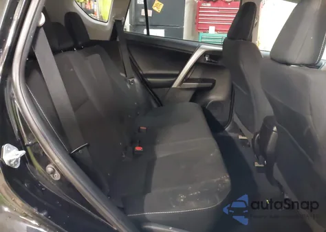 2018 Toyota Rav4 Xle z USA, uszkodzony, nr VIN 2T3RFREV4JW791838